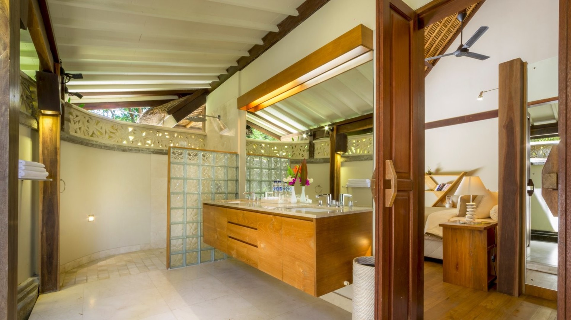Traumhafte 3-Zimmer-Villa mit Pool und Garten, Bali Villa 2229