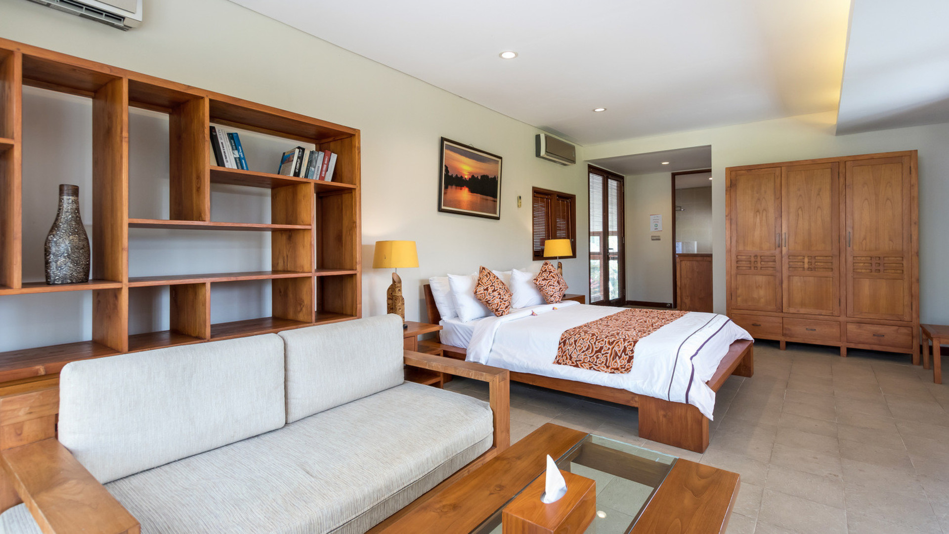 Geräumige 4-Zimmer-Villa mit Pool und Garten, Bali Villa 2233