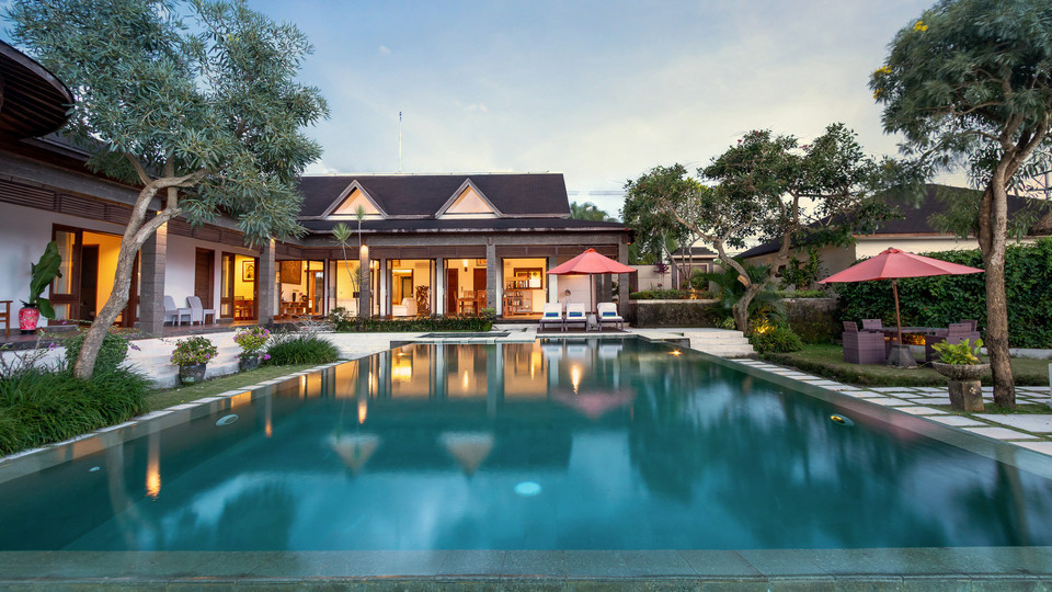 Geräumige 4-Zimmer-Villa mit Pool und Garten, Bali Villa 2233