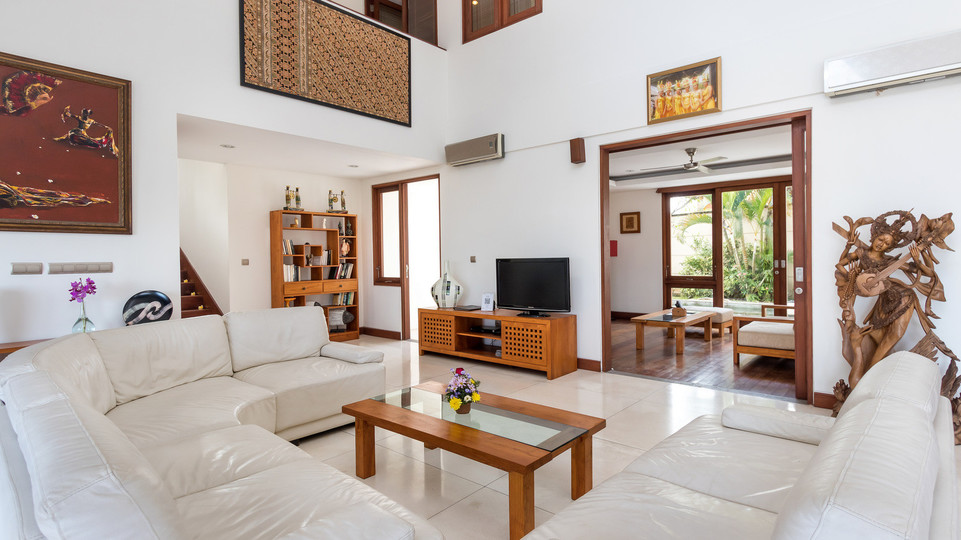 Geräumige 4-Zimmer-Villa mit Pool und Garten, Bali Villa 2233