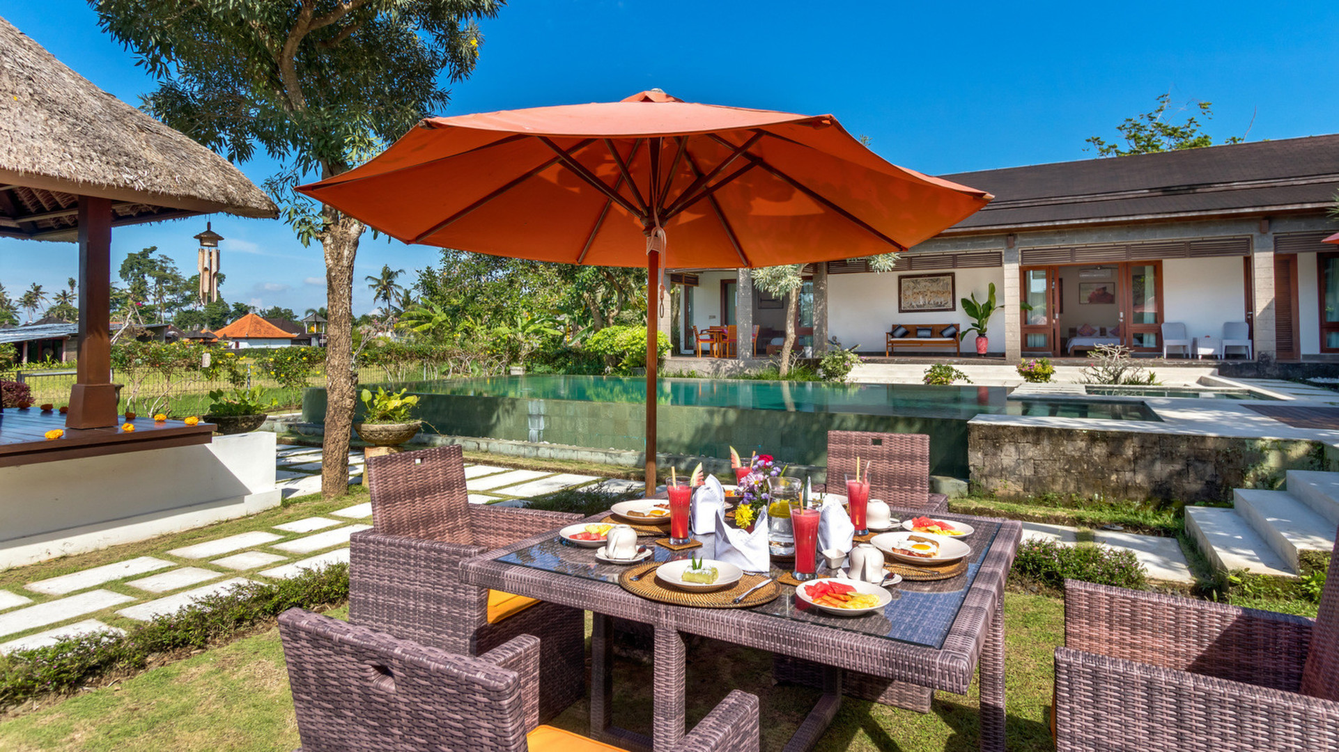 Geräumige 4-Zimmer-Villa mit Pool und Garten, Bali Villa 2233