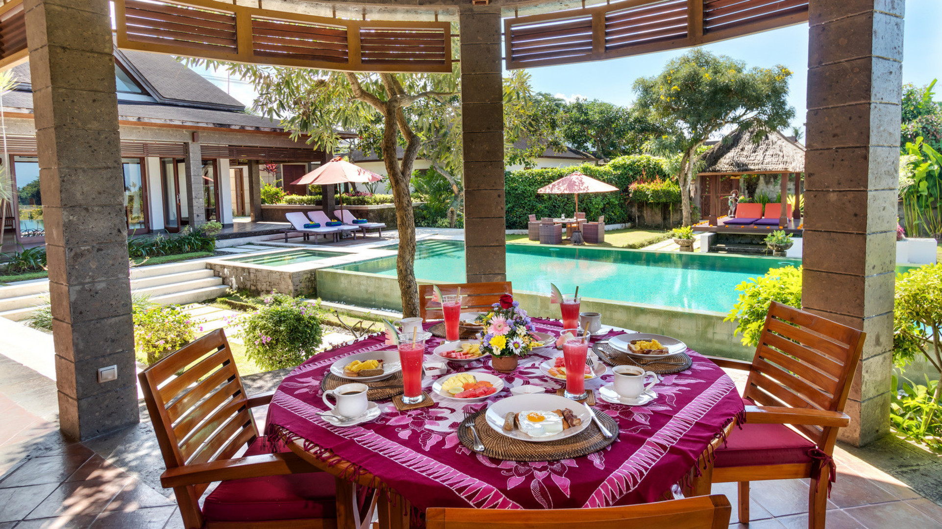 Geräumige 4-Zimmer-Villa mit Pool und Garten, Bali Villa 2233