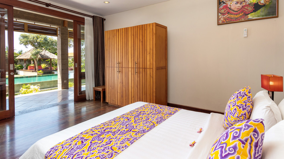 Geräumige 4-Zimmer-Villa mit Pool und Garten, Bali Villa 2233