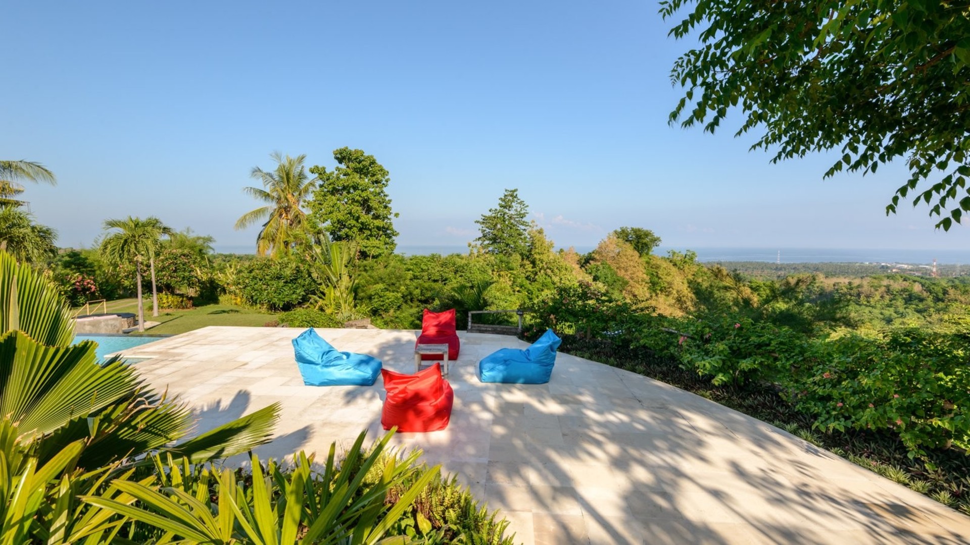 Schöne 3-Zimmer-Villa mit fantastischem Pool- und Meerblick, Bali Villa 2235