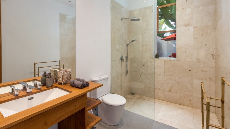 Genießen Sie eine voll ausgestattete 4-Zimmer-Villa mit Pool und Garten, Bali Villa 2236
