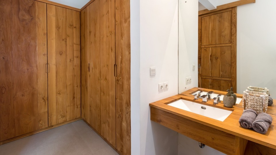 Genießen Sie eine voll ausgestattete 4-Zimmer-Villa mit Pool und Garten, Bali Villa 2236