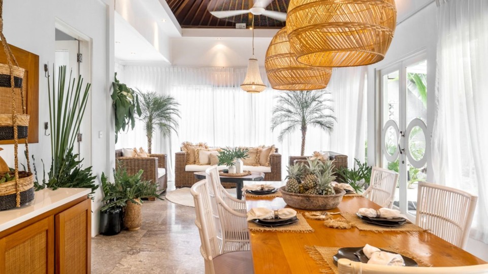 Schöne 6-Zimmer-Villa mit Pool und Spa-Zimmer, Bali Villa 2238