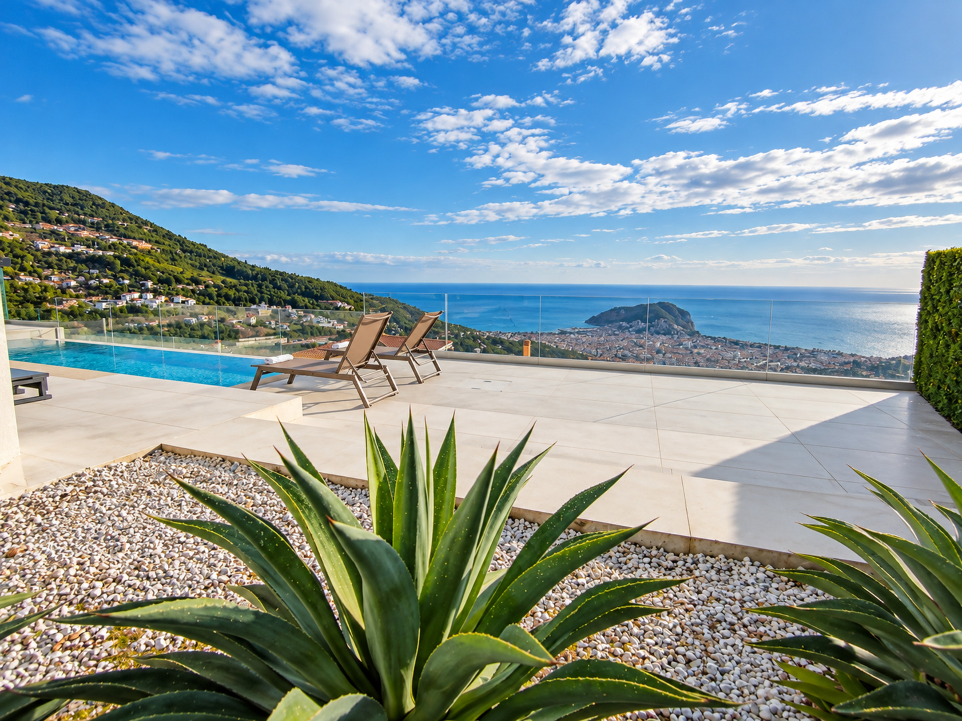 5 Star Villa Horizon – Mountain & Sea Escape