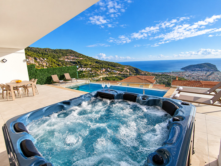 5 Star Villa Horizon – Mountain & Sea Escape