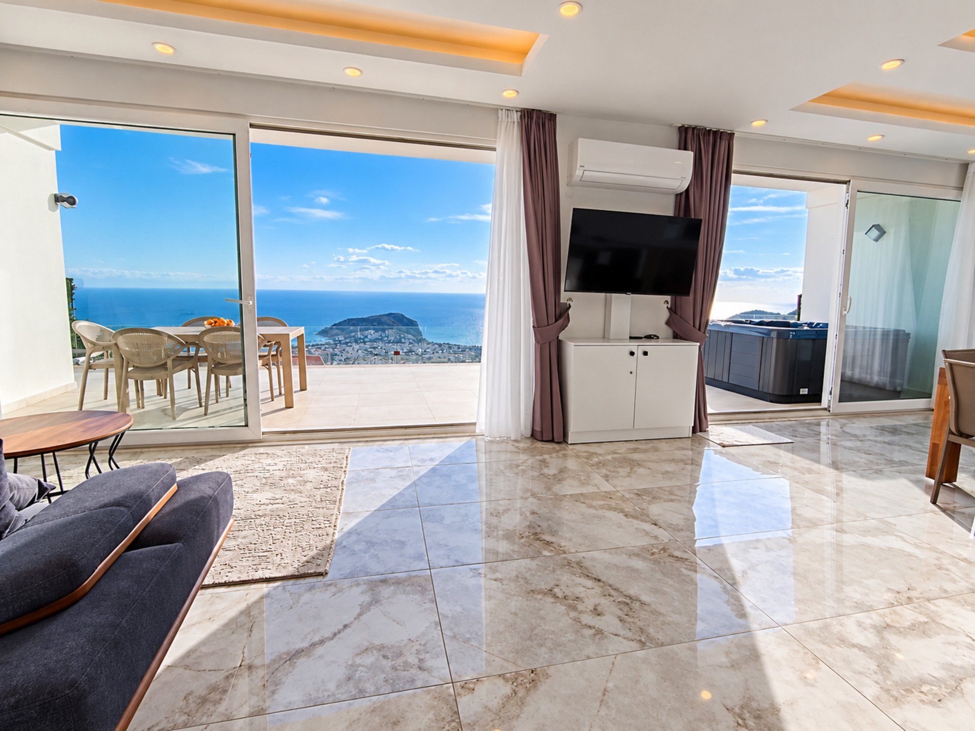 5 Star Villa Horizon – Mountain & Sea Escape