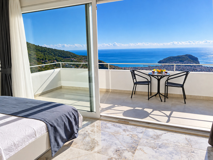 5 Star Villa Horizon – Mountain & Sea Escape