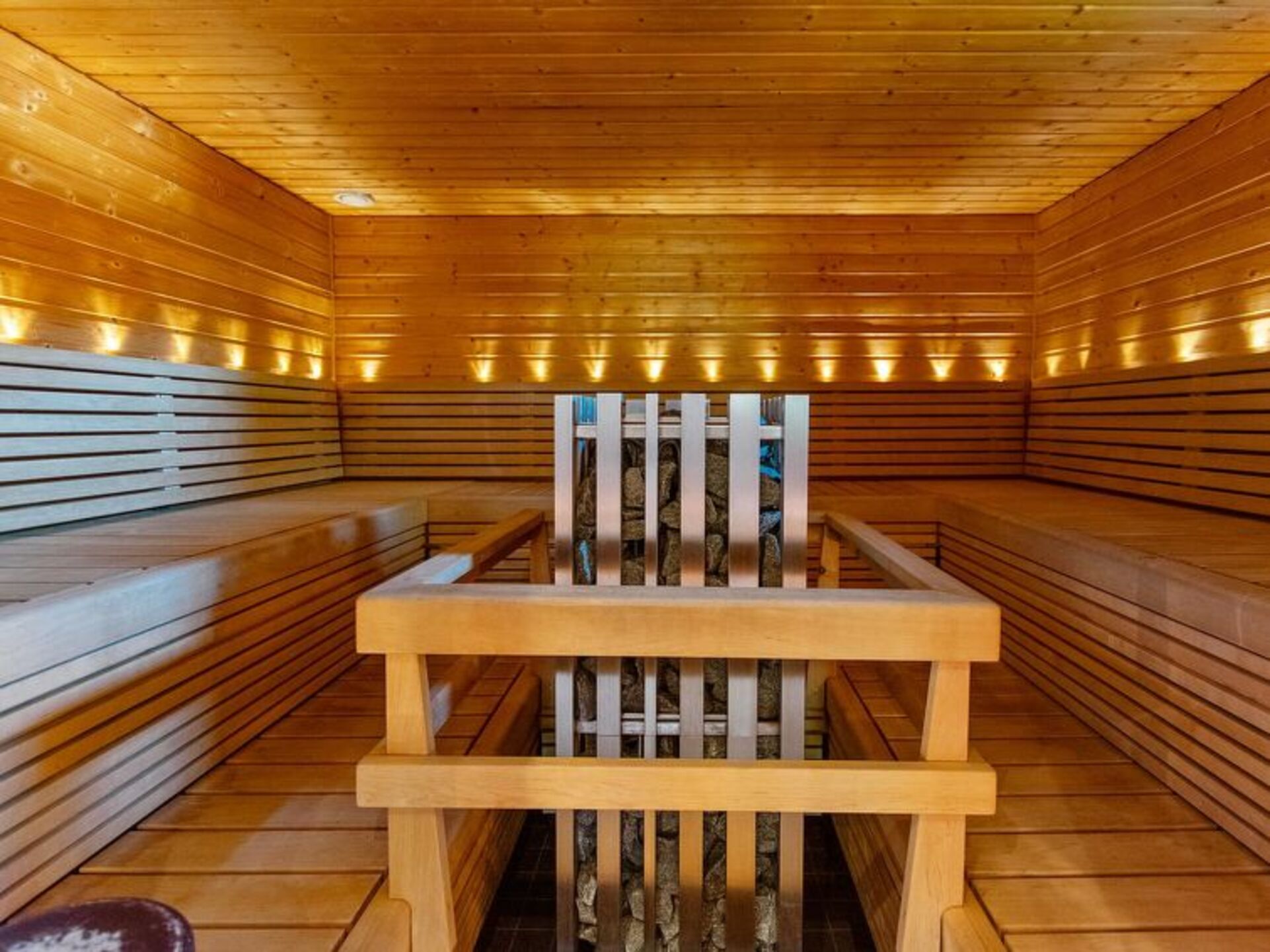 Ihr zweites Zuhause, Inari 1301