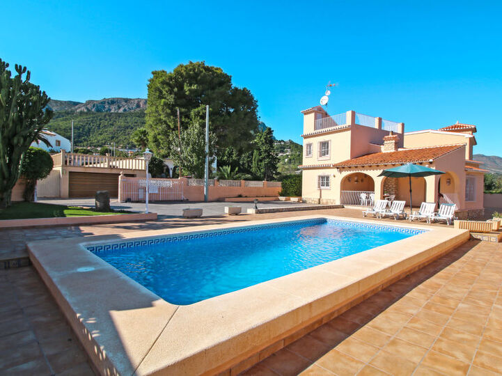 Charme am Meer: Geräumige Villa mit 5 Schlafzimmern, 1067, San Bernardo, Spain