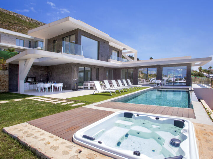 Charmante Villa mit 4 Schlafzimmern am Meer, 1091, les Cansalades, Spain