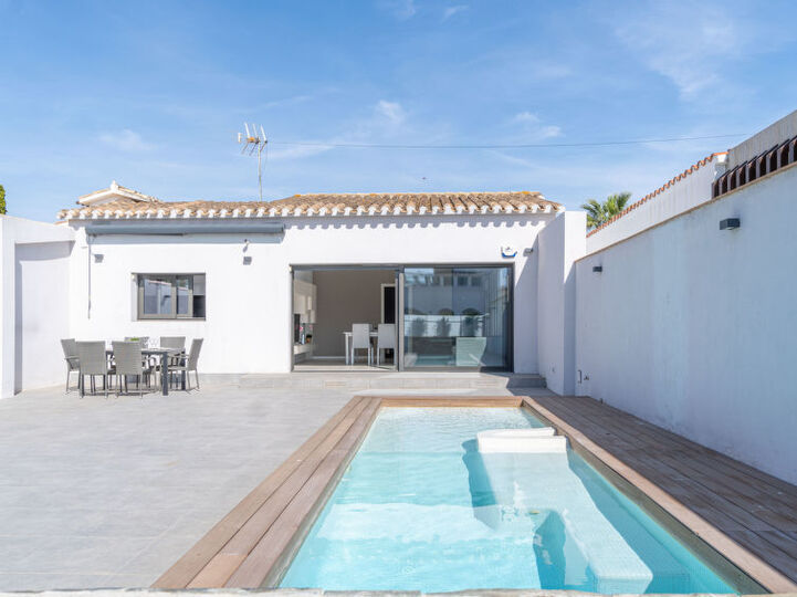 Rückzugsort am Meer: Costa Brava Villa, 1094, Empuriabrava, Spain