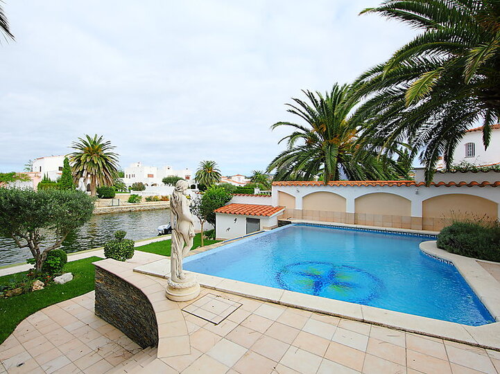 Eleganter Rückzugsort an der Küste der Costa Brava, 1095