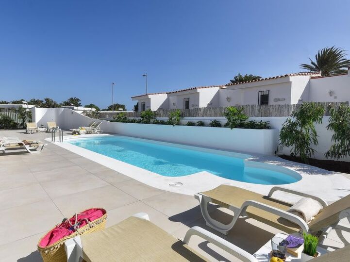 Charming 2 Bed Retreat in Gran Canaria,1080, San Bartolomé de Tirajana, Spain