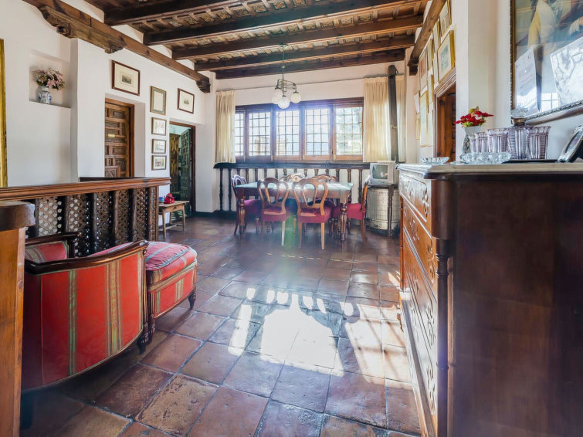 Traditionelle Villa mit 4 Schlafzimmern in Andalusien, 1007