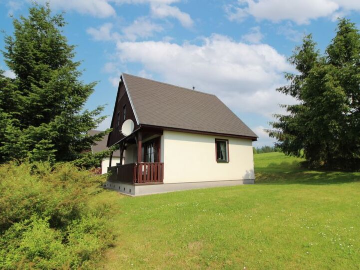 Charmante 3-Schlafzimmer-Villa in Královéhradecký Kraj, 1005, Královéhradecký kraj, Czech Republic