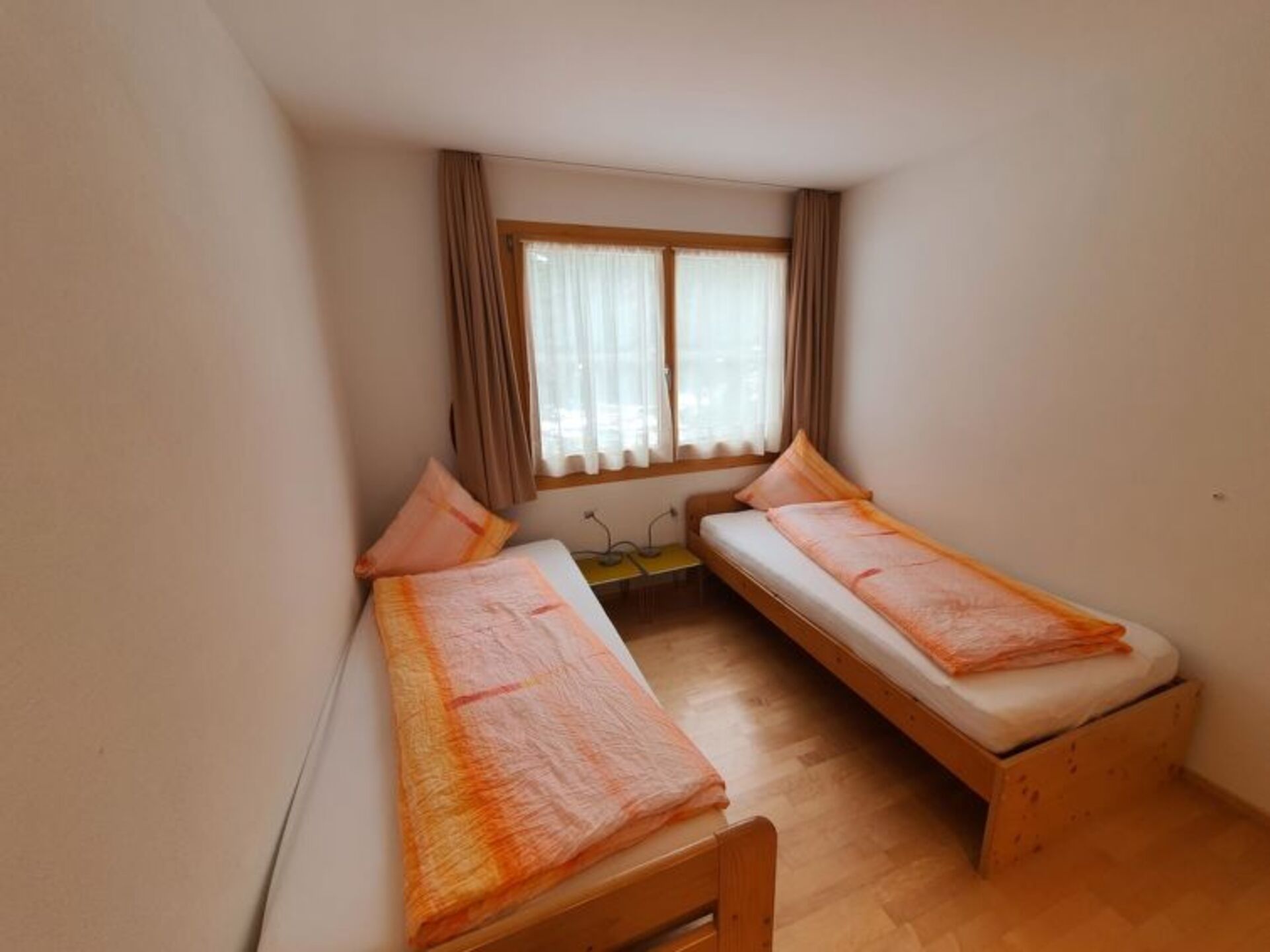Ruhiges Refugium mit 2 Schlafzimmern in Graubünden, 1125