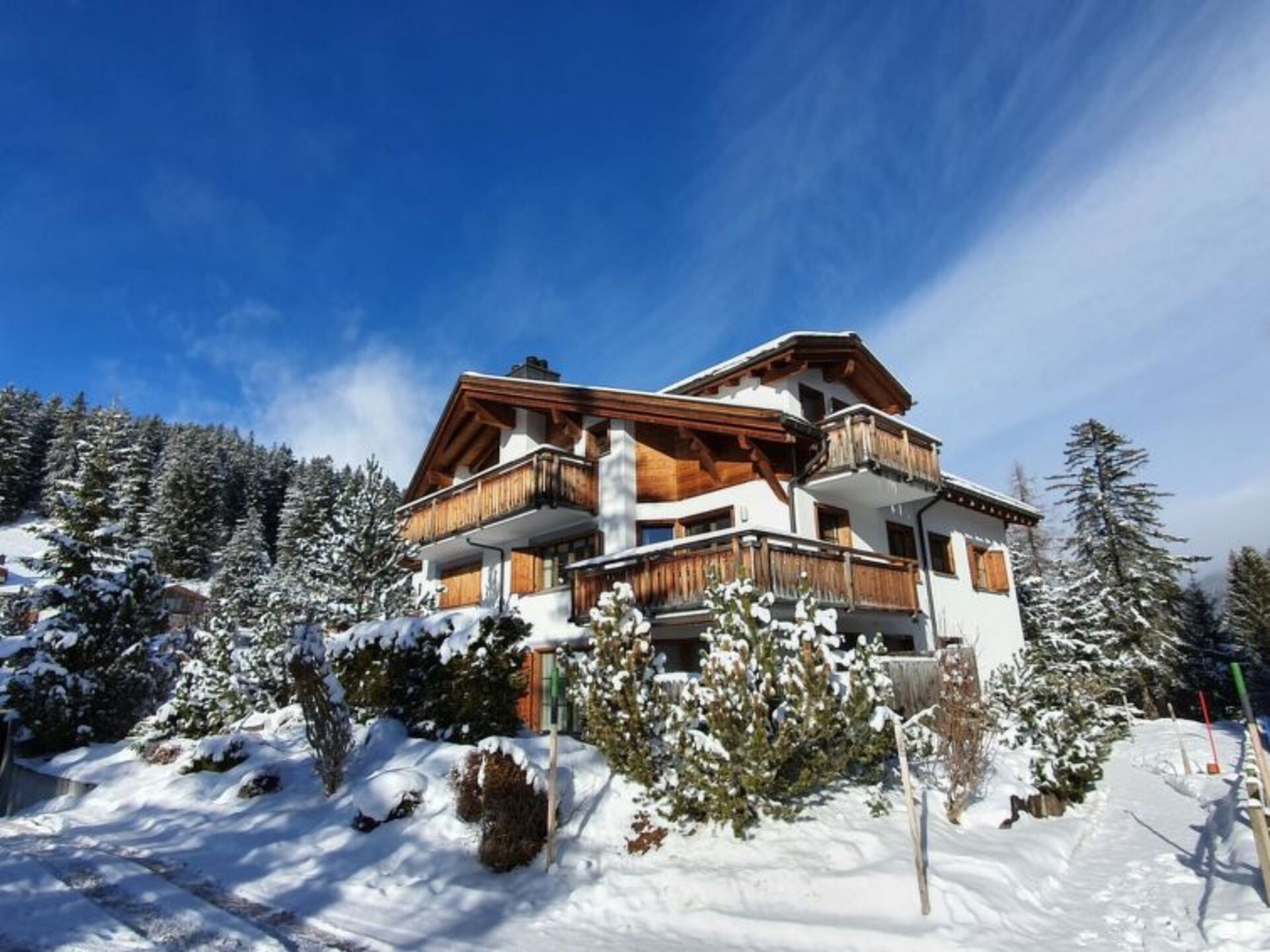 Ruhiges Refugium mit 2 Schlafzimmern in Graubünden, 1125