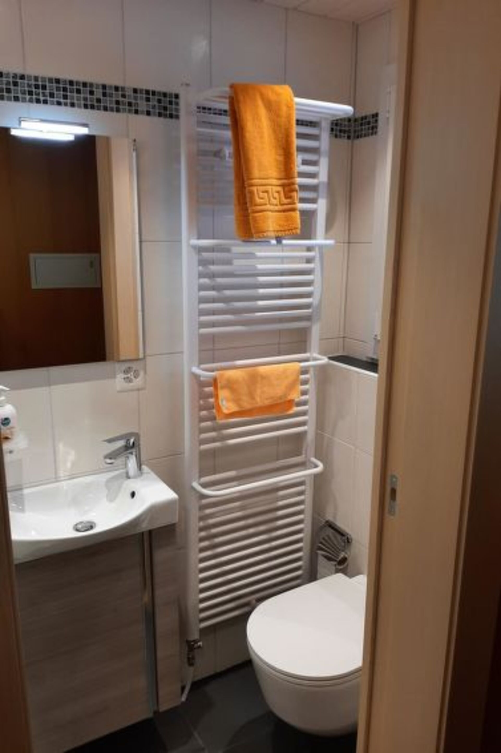 Friedliche Bergoase im Wallis, 1362