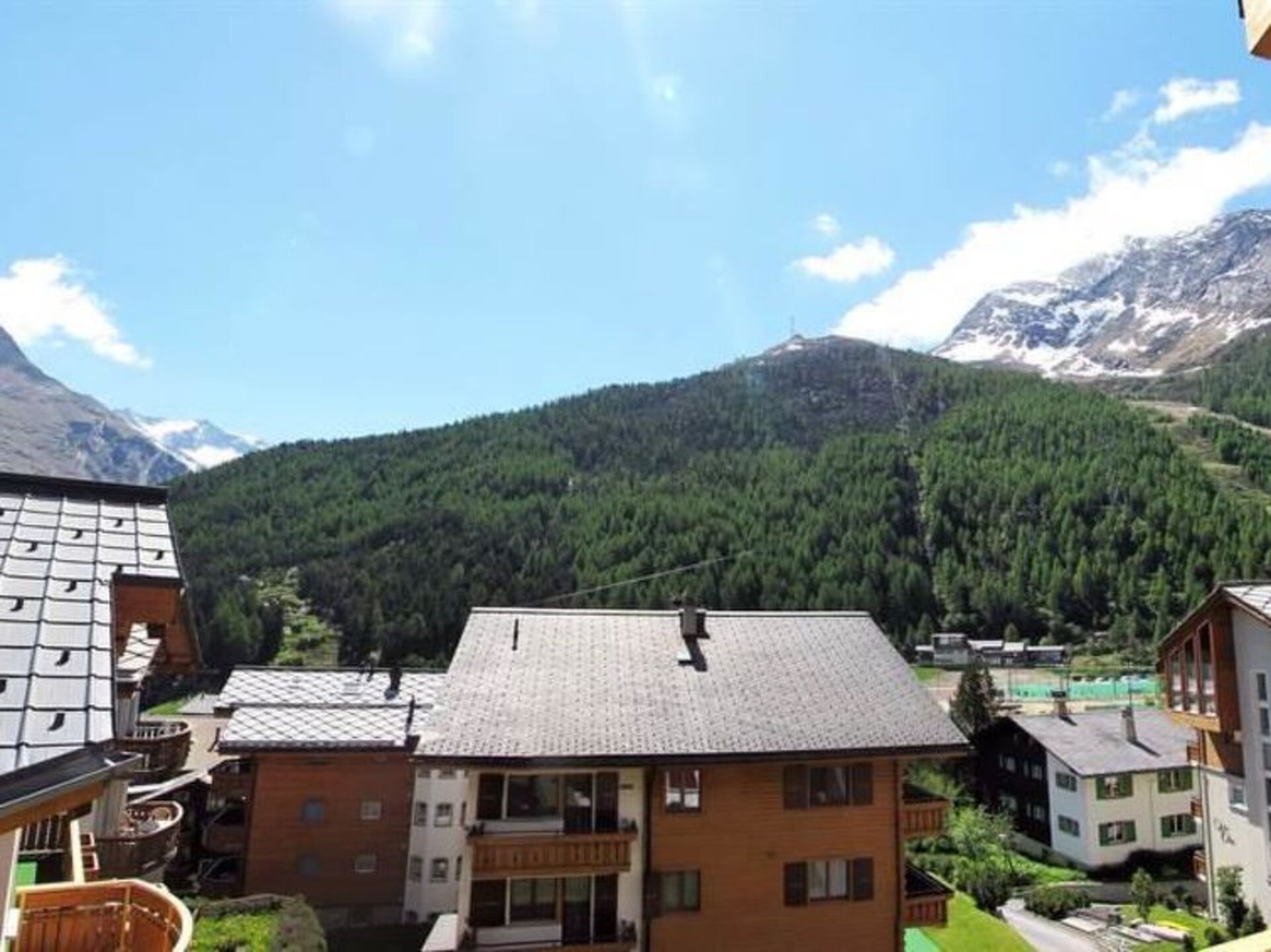 Charmante Villa mit 2 Schlafzimmern in Saas-Fee, 1268
