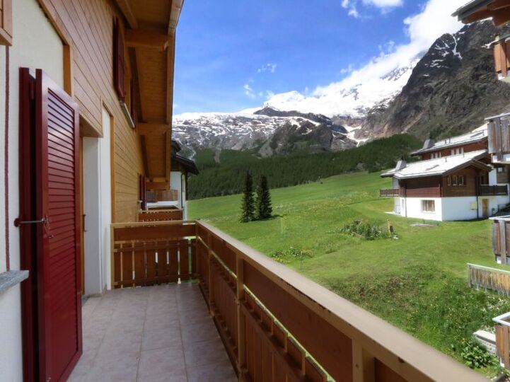 Charmante Villa mit 2 Schlafzimmern in Saas-Fee, 1268