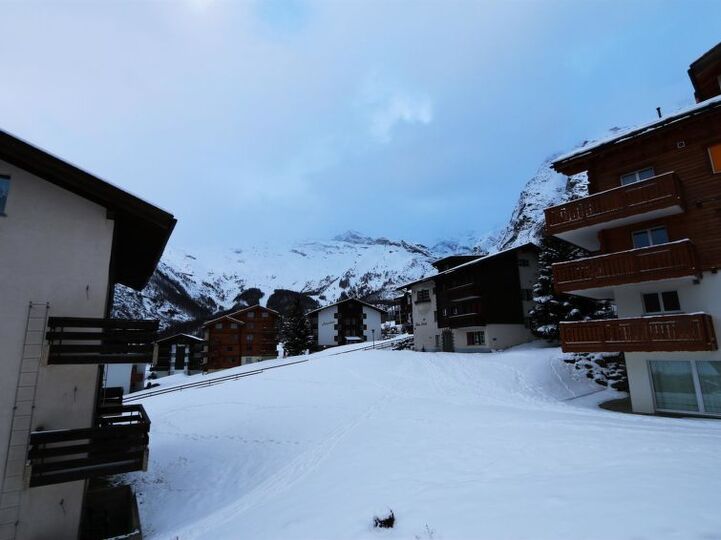 Großzügiges Ferienhaus mit 3 Schlafzimmern in Saas-Fee, 1274