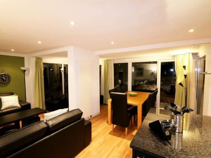 Atemberaubende Villa mit 4 Schlafzimmern in Saas-Fee City, 1275