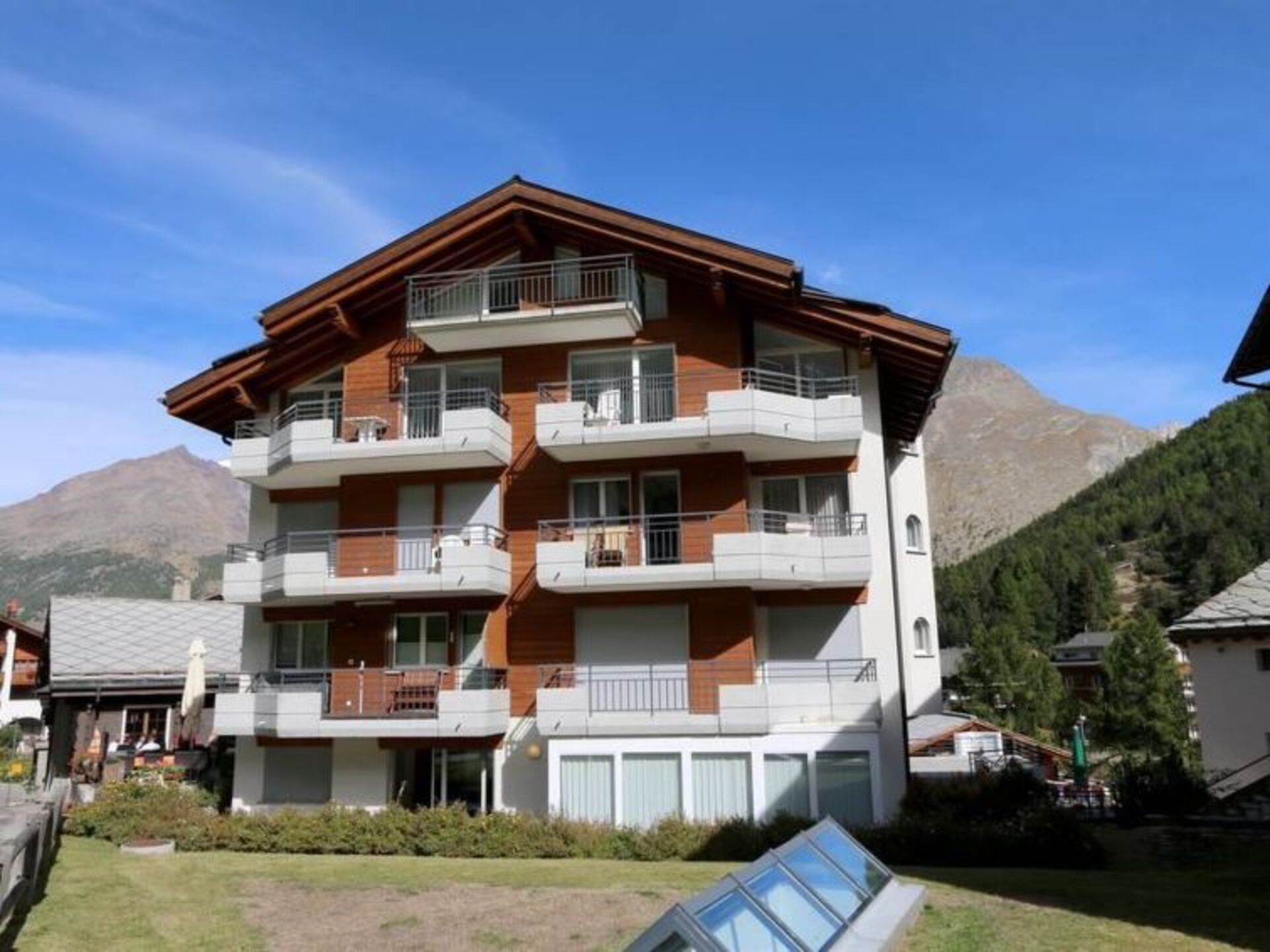 Atemberaubende Villa mit 4 Schlafzimmern in Saas-Fee City, 1275