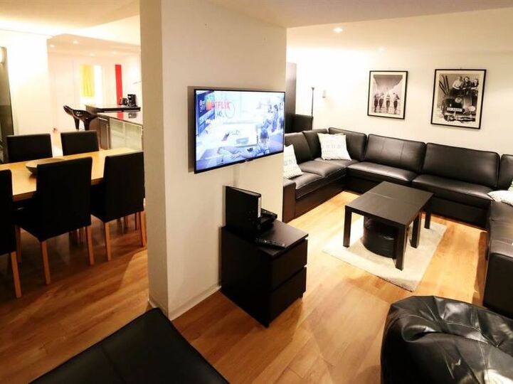 Atemberaubende Villa mit 4 Schlafzimmern in Saas-Fee City, 1275