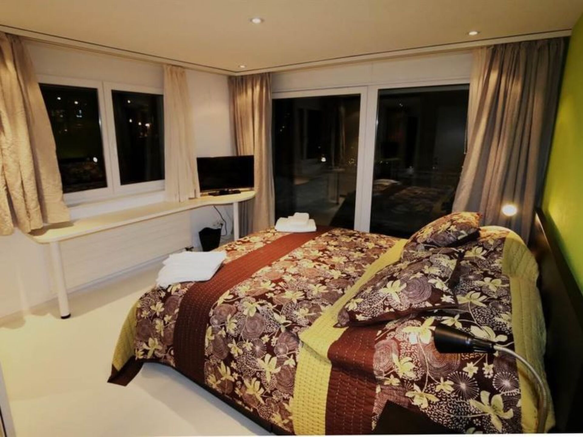 Atemberaubende Villa mit 4 Schlafzimmern in Saas-Fee City, 1275