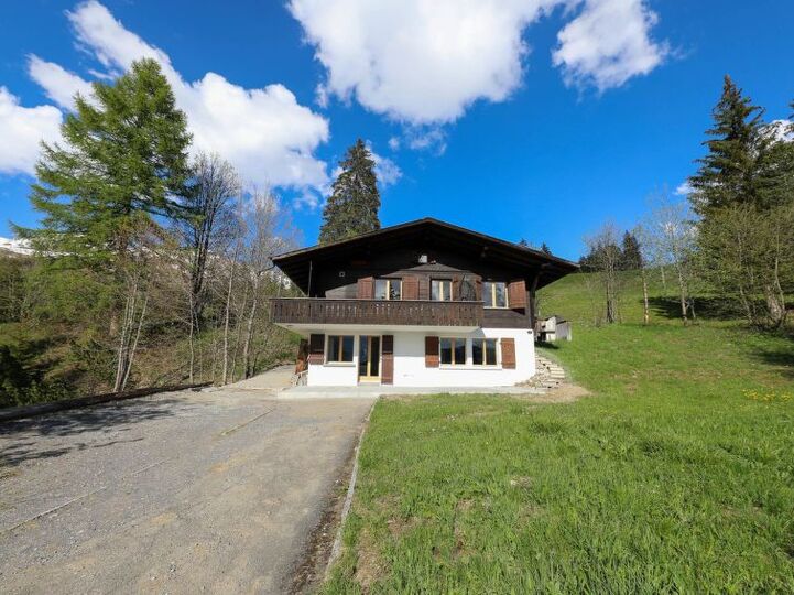 Elegante Villa mit 4 Schlafzimmern im Herzen von Lenk, 1190