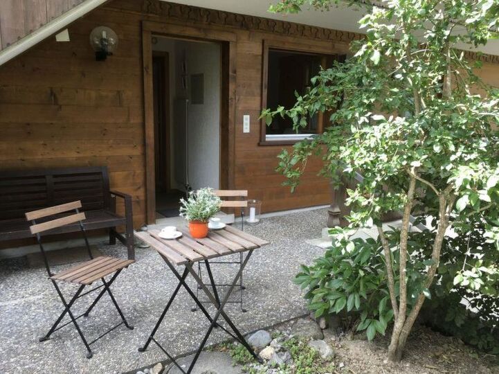Elegante Villa mit 2 Schlafzimmern in Zweisimmen, 1195