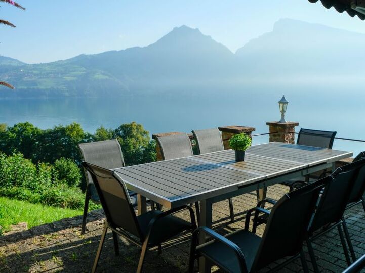 Spiez Traumhaus: Villa mit 5 Schlafzimmern und Pool, 1199, Spiez, Switzerland