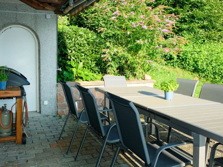 Spiez Traumhaus: Villa mit 5 Schlafzimmern und Pool, 1199