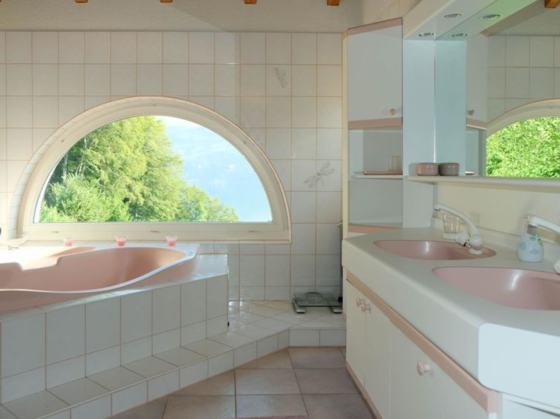 Spiez Traumhaus: Villa mit 5 Schlafzimmern und Pool, 1199