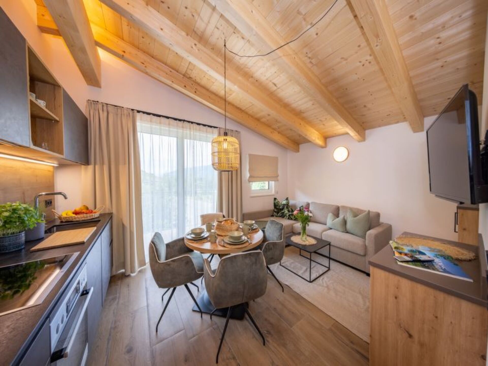 Kitchen / Dining Room