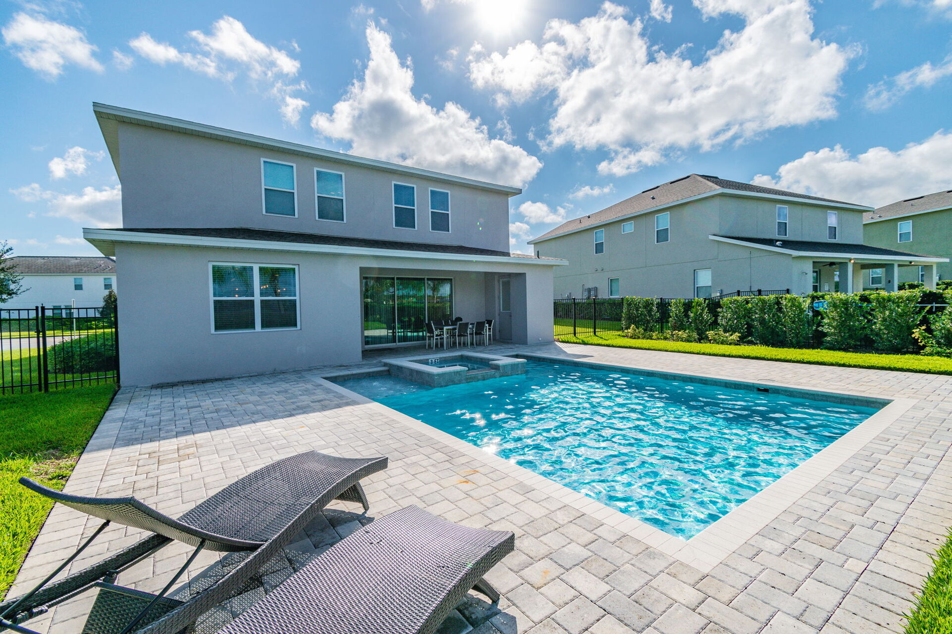 Mieten Sie die perfekte Villa mit 5 Schlafzimmern, Encore Resort Villa 6416
