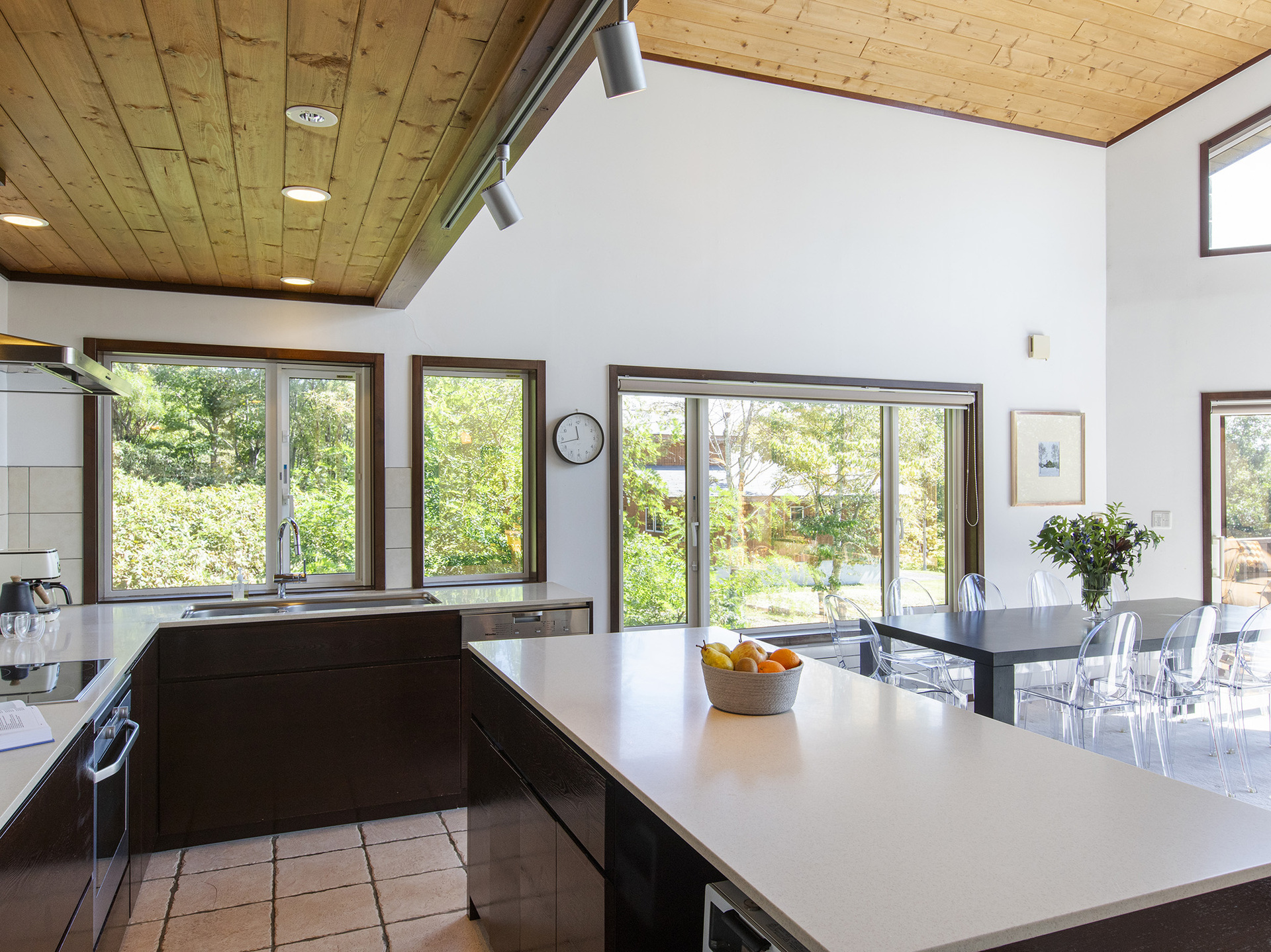 Inviting kitchen dining area