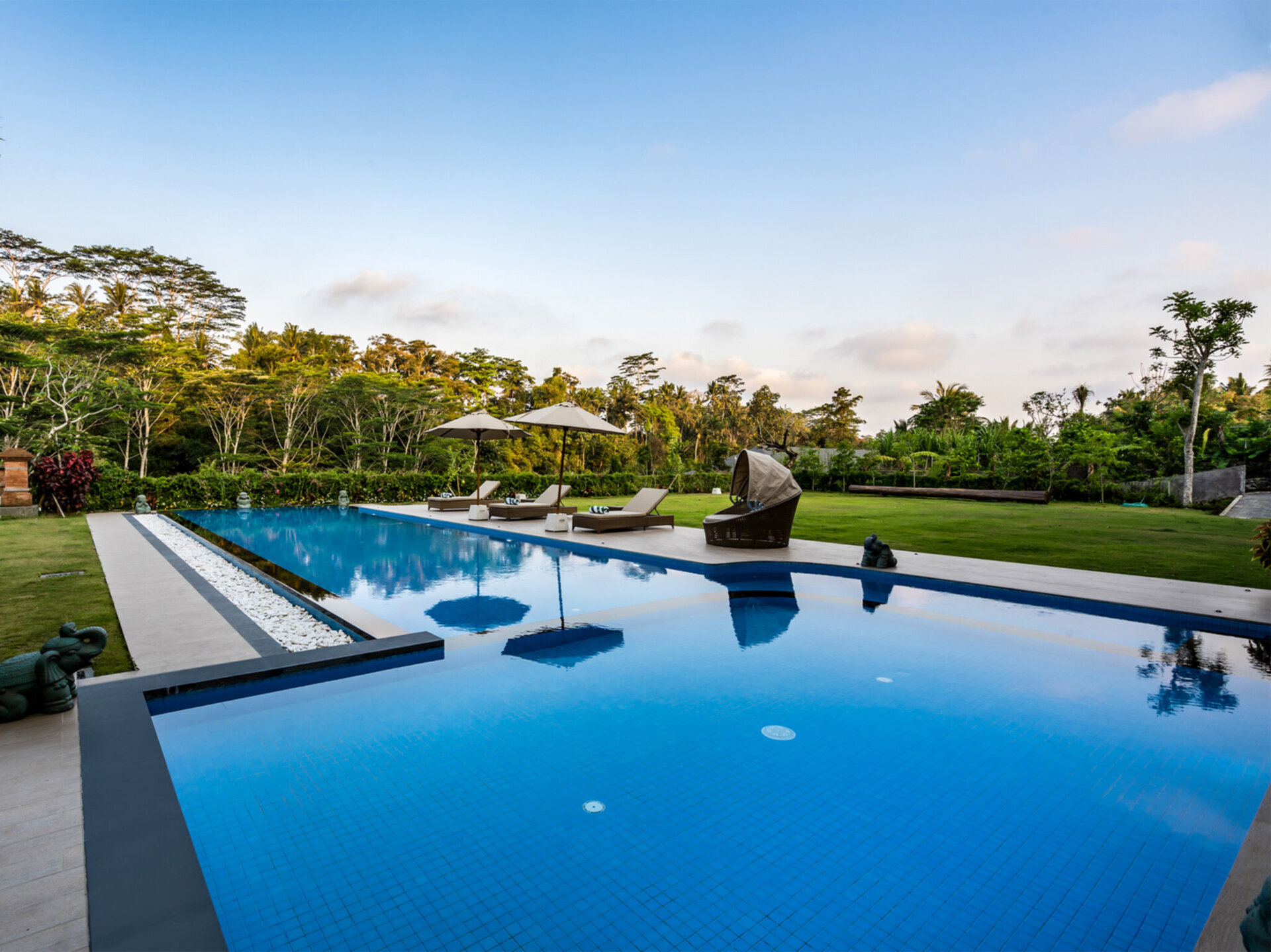 Pala Ubud - Villa Agung - Relaxing pool area