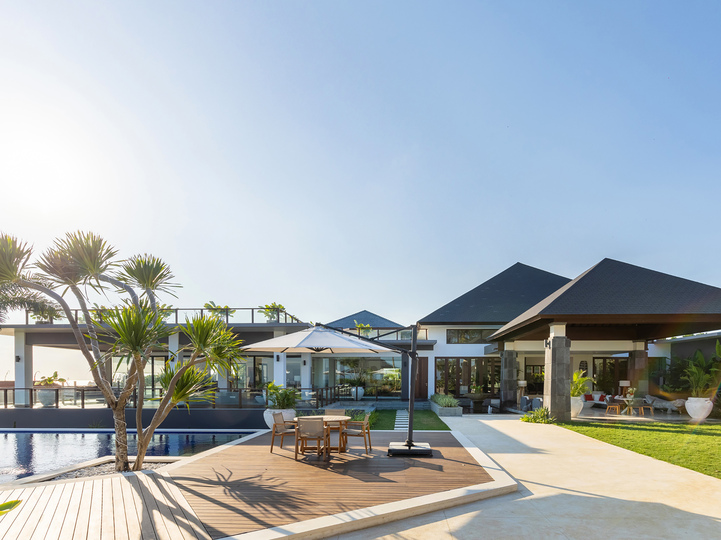 Glückseligkeit am Strand: 6BR Villa in Seseh Beach-Tanah Lot, Bali Villa 2262, Bali, Indonesia