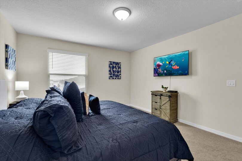 King Suite Bedroom 2 (Angle)
50" Smart TV