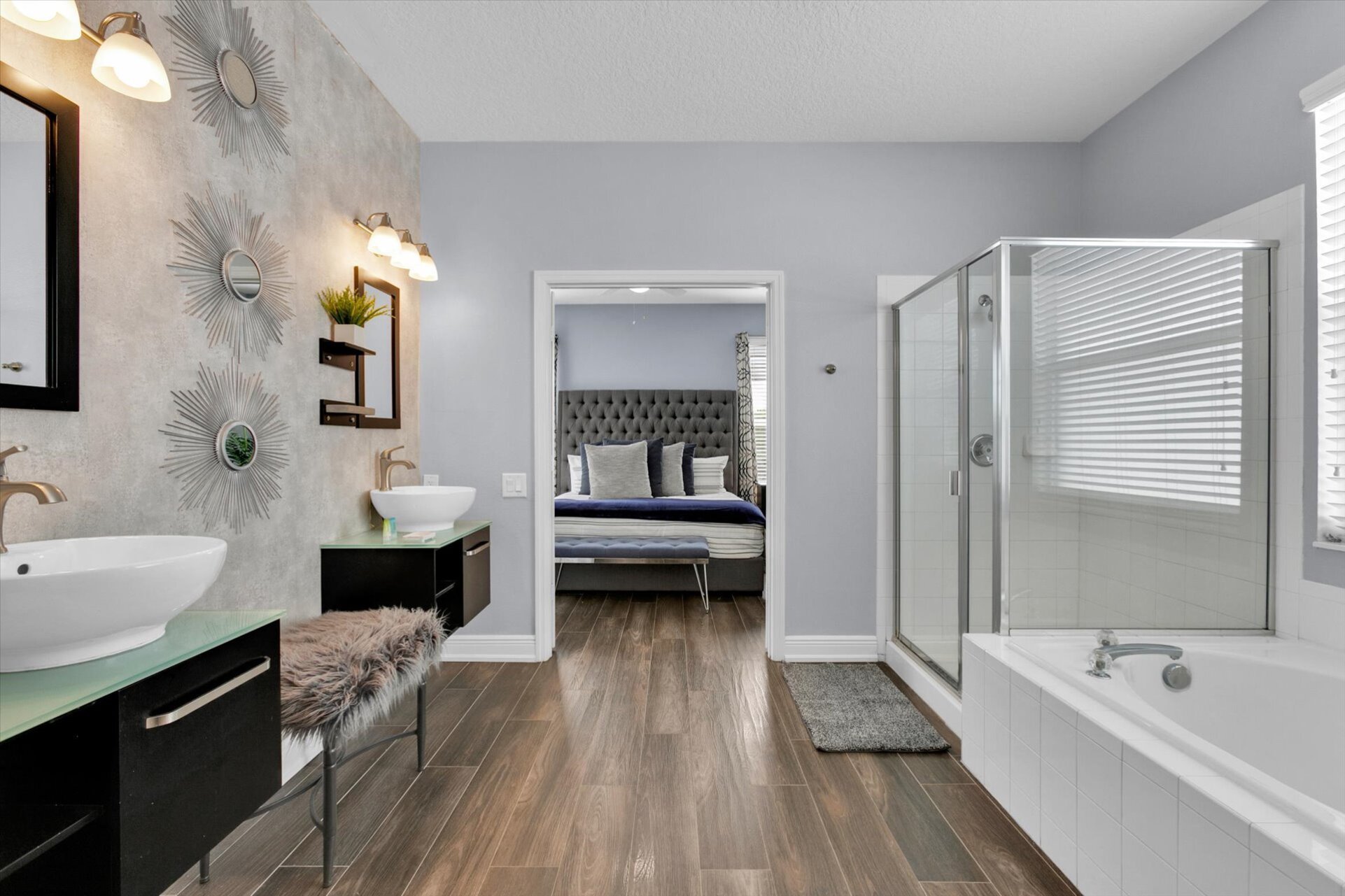 Master King Bathroom 1, Downstairs
Tub and Shower