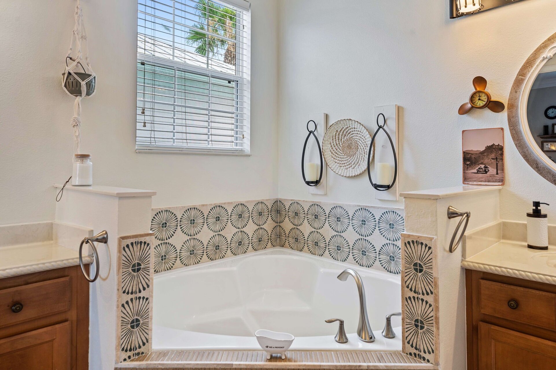 Escape to a Luxurious Safari Experience, Orlando Villa 6681