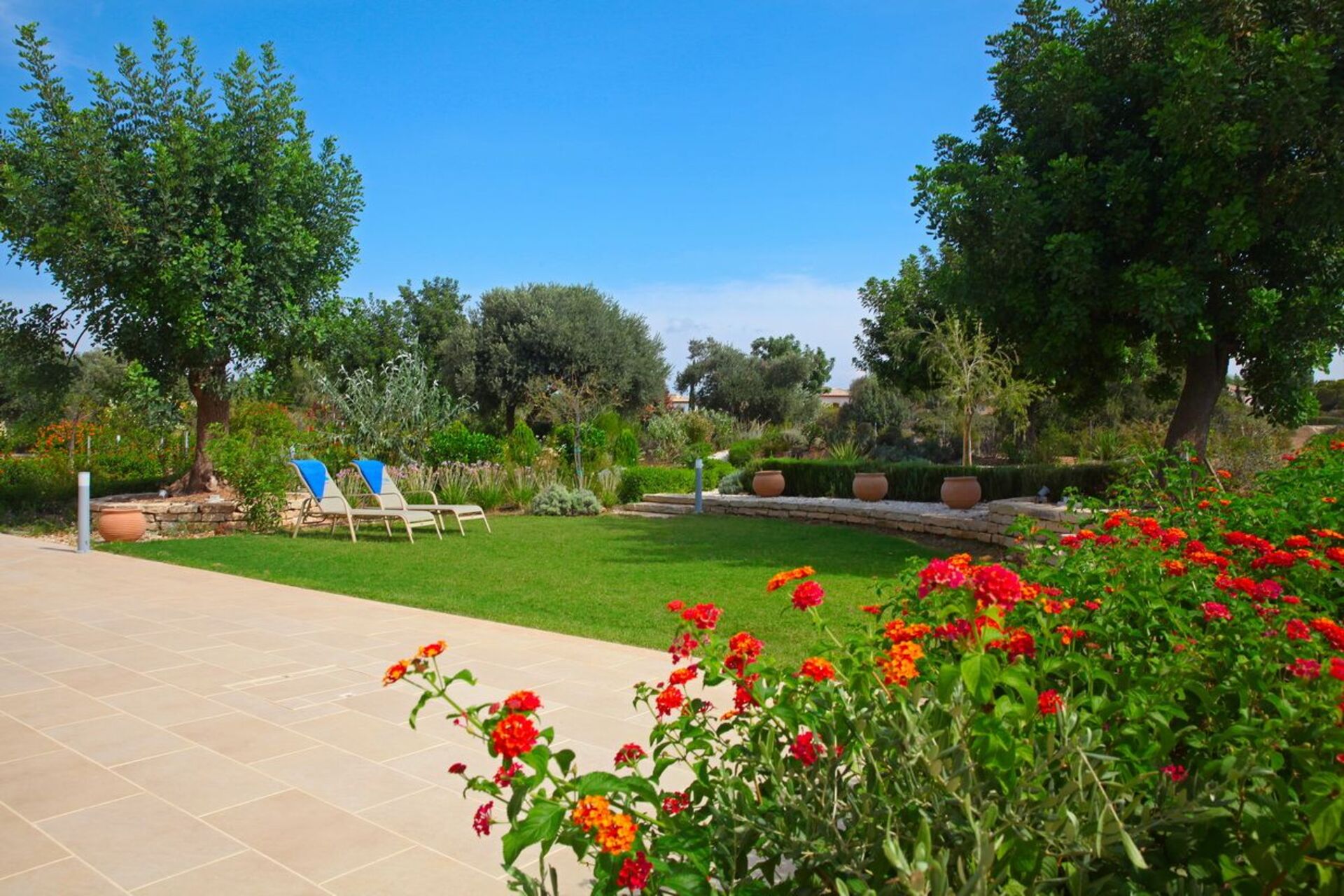 Luxuriöses Wohnen mit malerischer Ruhe im Freien, Paphos Villa 1487