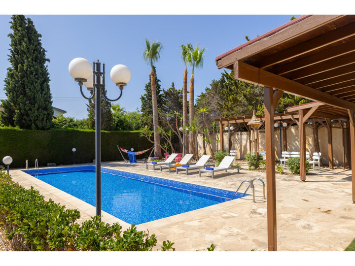 5 Star Villa Holidays ist stolz, die Protaras Villa 1720 präsentieren zu dürfen