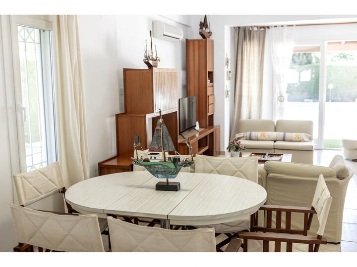 5 Star Villa Holidays ist stolz, die Protaras Villa 1720 präsentieren zu dürfen