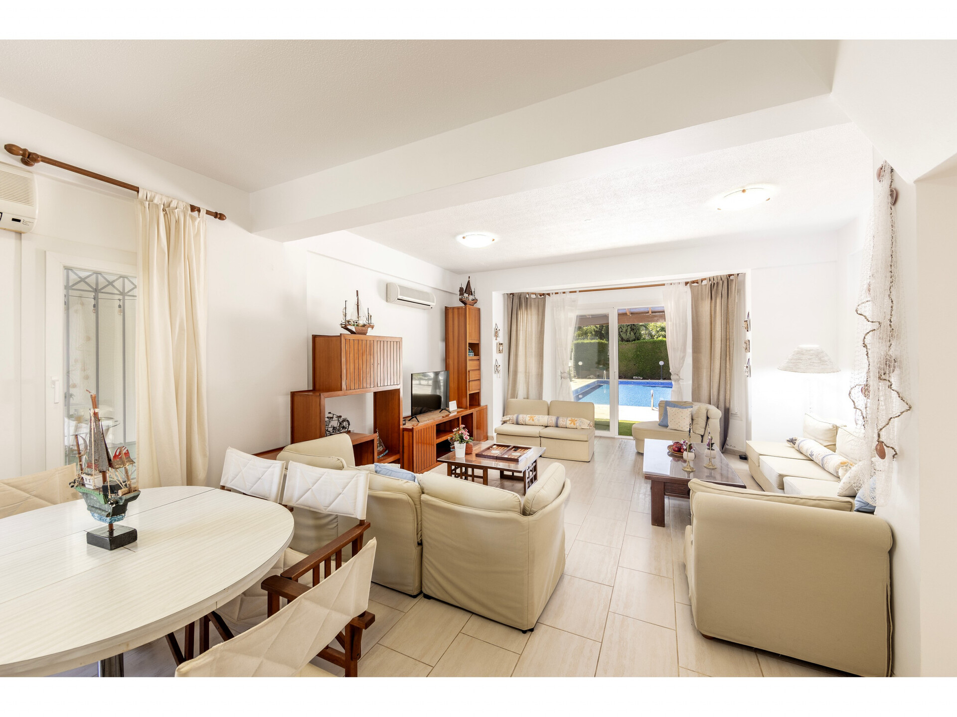 5 Star Villa Holidays ist stolz, die Protaras Villa 1720 präsentieren zu dürfen